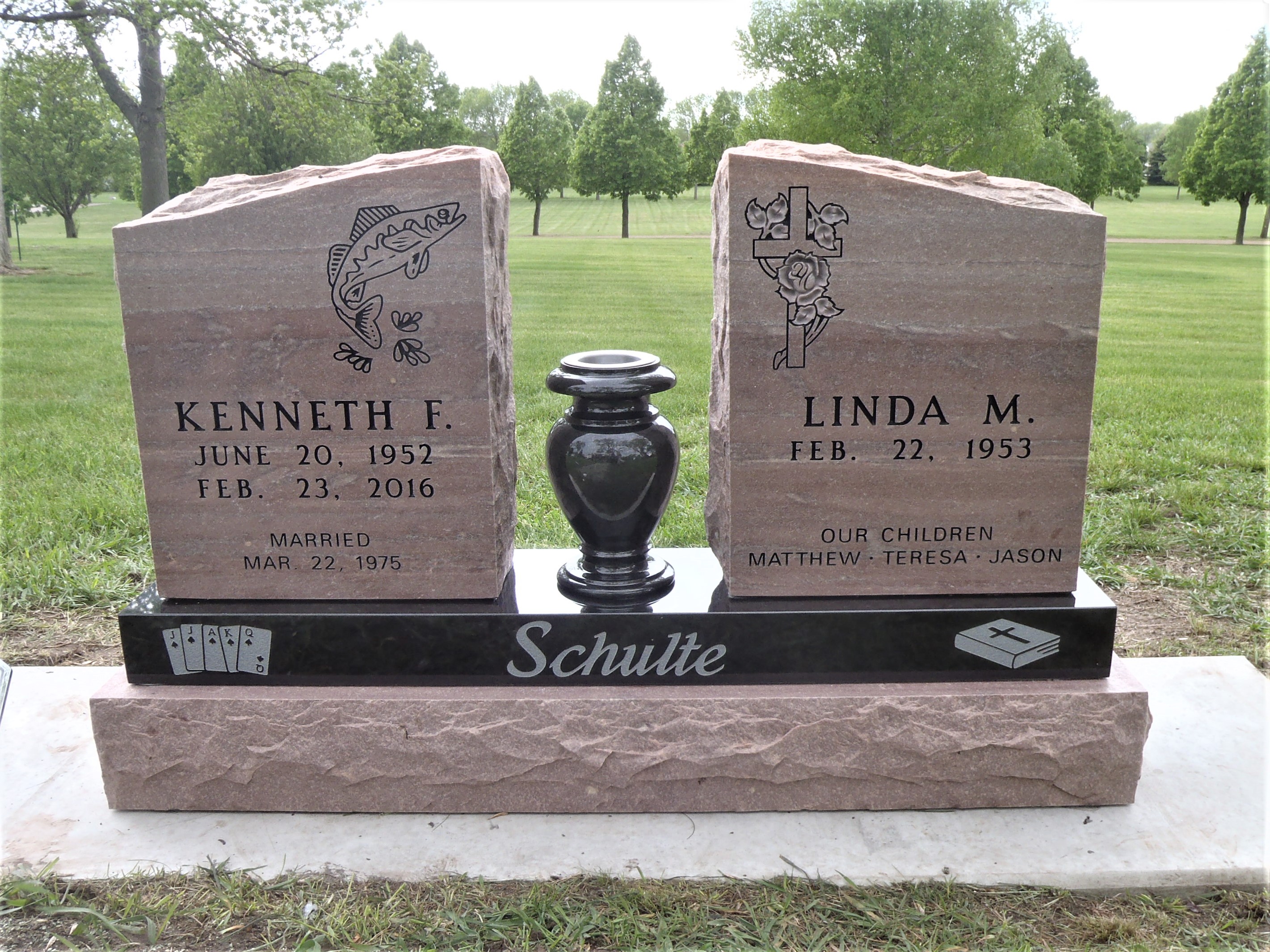 10-ideas-to-create-a-personalized-headstone-family-memorials-by-gibson